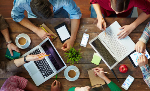 people-meeting-at-table